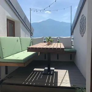 Bella Camelia - Di , San Siro (Lombardy) Italien